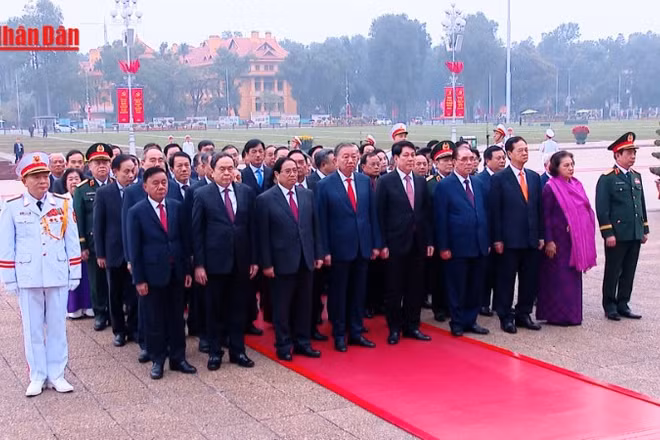 [Video] Lãnh đạo Đảng, Nhà nước vào Lăng viếng Chủ tịch Hồ Chí Minh nhân kỷ niệm 96 năm Ngày thành lập Đảng
