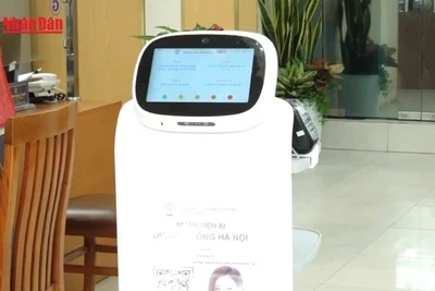 [Video] Hà Nội: Phường đầu tiên đưa robot AI vào phục vụ hành chính công