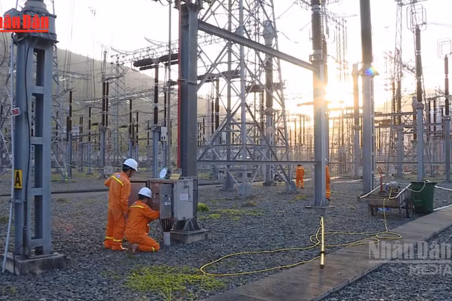 [Video] Bộ Công Thương đề xuất điều chỉnh khung giờ cao điểm trong tính giá điện