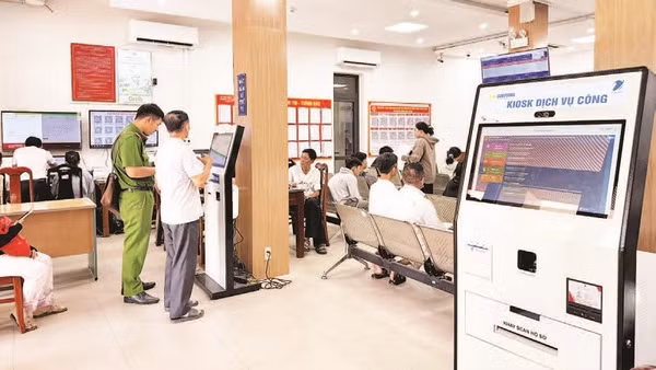 Chuyển đổi số tại Trung tâm Phục vụ hành chính công phường Hòa Khánh, thành phố Đà Nẵng.