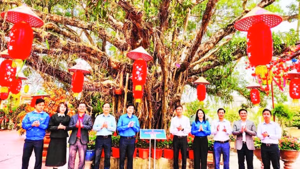 Khánh thành công trình thanh niên số hóa di tích lịch sử Đền Cây Quế, phường Thiên Trường, tỉnh Ninh Bình.