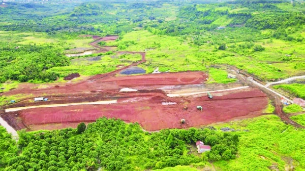 Khu vực giải phóng mặt bằng dự án hồ Đắk Gang, xã Đắk Mil nhìn từ trên cao.