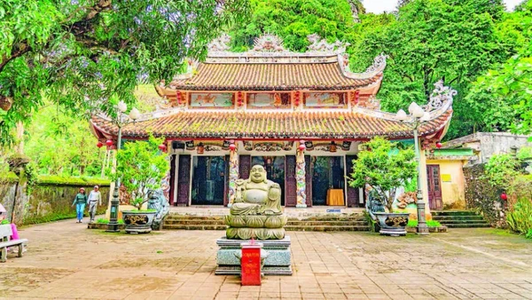 Quốc tự Tam Thai - một trong những ngôi chùa được xây dựng rất sớm tại Ngũ Hành Sơn.