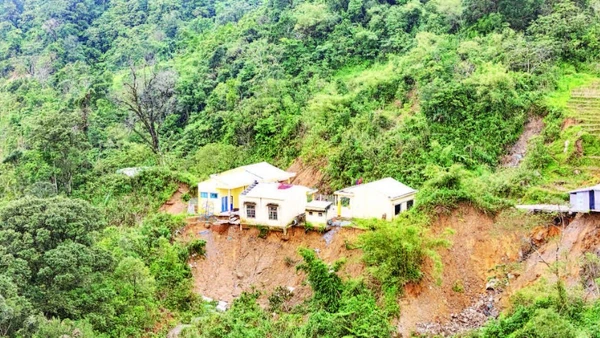 Điểm trường Tak Ngo - Trường tiểu học Ngọc Linh, xã Trà Linh, thành phố Đà Nẵng tan hoang sau những trận lũ cuối tháng 10/2025.