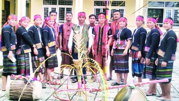 Các sản phẩm văn hóa độc đáo của người dân tộc thiểu số Vân Kiều ở xã Bến Quan.