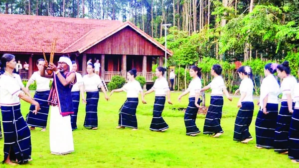 Nhiều hoạt động văn hóa được tổ chức tại Làng văn hóa Chu Ru, xã Quảng Lập, tỉnh Lâm Đồng.