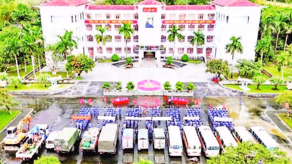 Vùng 3 Hải quân vừa tổ chức xuất quân thực hiện “Chiến dịch Quang Trung”.