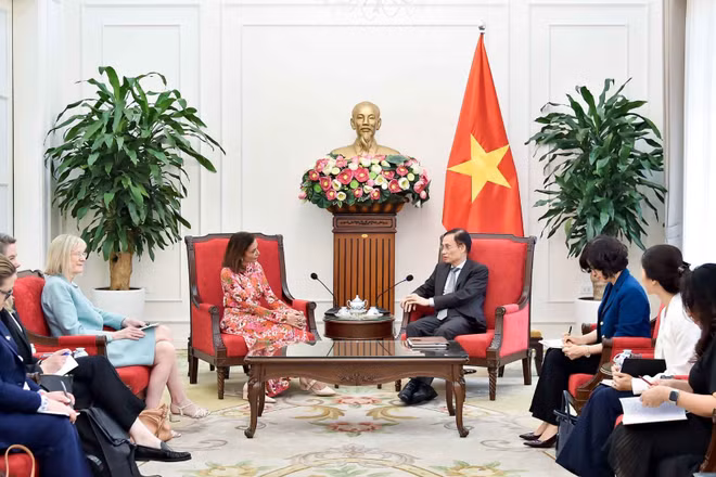Hai bên tiếp tục phối hợp chặt chẽ tại ASEAN, hợp tác Mekong và các cơ chế khu vực, góp phần đưa quan hệ Đối tác Chiến lược Toàn diện Việt Nam-Australia phát triển ngày càng thực chất, hiệu quả và bền vững.