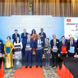 Tổng Bí thư, Chủ tịch nước Tô Lâm, Thủ tướng Sri Lanka Harini Amarasuriya chứng kiến Lễ trao các văn kiện hợp tác giữa 2 nước. (Ảnh: Thống Nhất/TTXVN)