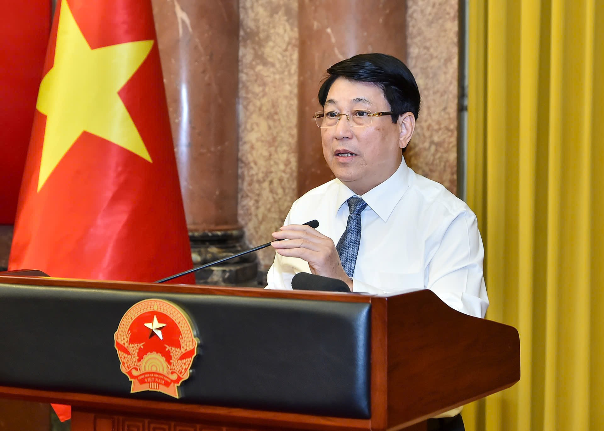 Chủ tịch nước Lương Cường phát biểu tại buổi gặp mặt. (Ảnh: THỦY NGUYÊN) z6789614161226-6fecf5e37da8c21d14e6fafe32437685.jpg