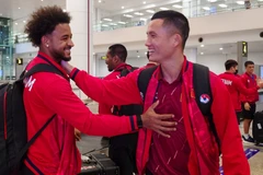 Các tuyển thủ nói lời tạm biệt trước khi trở về câu lạc bộ chủ quản. (Ảnh: VFF)