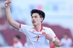 Đình Bắc lập cú đúp mang về chiến thắng cho U22 Việt Nam. (Ảnh: MINH DÂN)