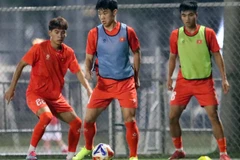Các cầu thủ U23 Việt Nam tập luyện trước trận gặp U23 Philippines. (Ảnh: VFF)