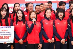 Đại diện đội tuyển điền kinh Việt Nam gửi lời cảm ơn Liên đoàn Điền kinh Việt Nam và các nhà tài trợ vì phần thưởng. 