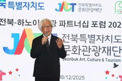 Ông Lee Yong Woo, đại diện Quỹ Văn hóa và Du lịch Jeonbuk phát biểu.