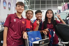 Các thành viên đội tuyển U17 nữ Việt Nam hứng khởi với chuyến tập huấn quốc tế. (Ảnh: VFF)