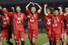 Các cầu thủ Thành phố Hồ Chí Minh ăn mừng chiến thắng đầu tay tại giải đấu. (Ảnh: VFF)