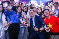 [Ảnh] Sinh viên VinUni thăng hoa cảm xúc cùng “Tổ Quốc Trong Tim: The Concert Film”