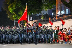 Lễ sơ duyệt hoành tráng: Thủ đô không ngủ trong những ngày tháng 8