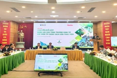 Quang cảnh Diễn đàn.