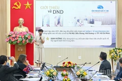 Hội đồng Giám khảo lắng nghe phần thuyết trình, sau đó phản biện và đối thoại với đại diện dự án tại Vòng Chung kết, ngày 15/11. (Ảnh: THỦY NGUYÊN)