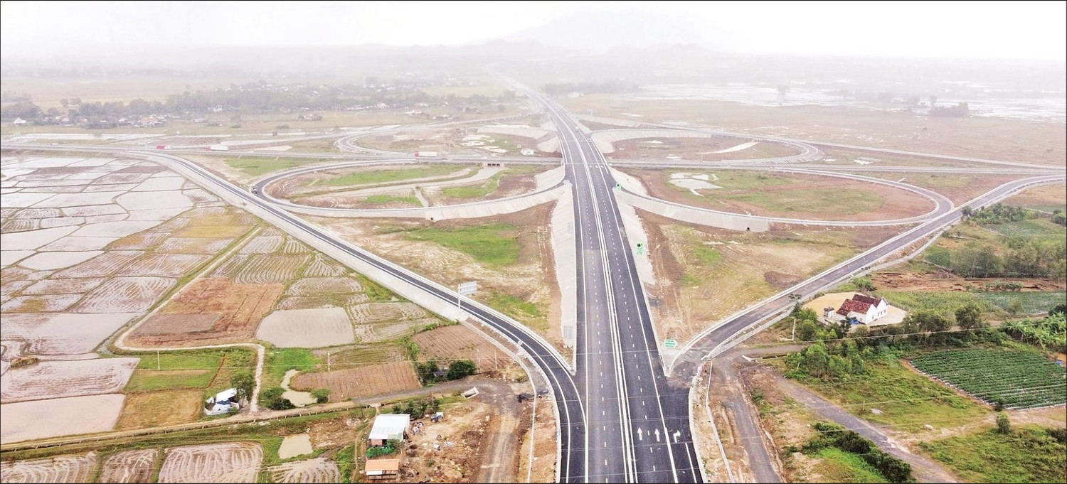 Tuyến đường cao tốc Khánh Hòa-Buôn Ma Thuột là dự án giao thông trọng điểm quốc gia, giữ vai trò chiến lược trong việc hiện thực hóa tầm nhìn liên kết vùng.