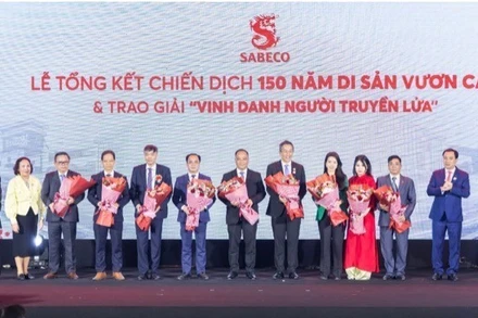 Các cá nhân được vinh danh "Người có khả năng kết nối nguồn lực xã hội".