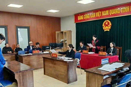 Người chưa thành niên bị xét xử tại Tòa án nhân dân Khu vực 3, thành phố Hà Nội.