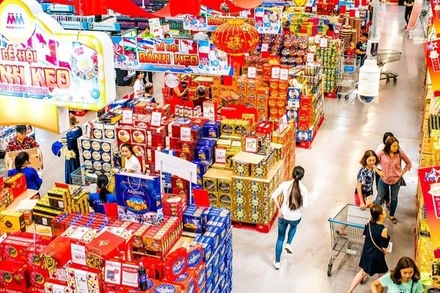 Thủ tướng Chính phủ chỉ đạo khẩn trương khắc phục hậu quả thiên tai, phục hồi sản xuất kinh doanh, đẩy mạnh tiêu dùng, phục vụ nhu cầu Tết của nhân dân. (Ảnh: VGP)