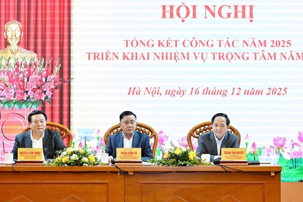 Các đồng chí chủ trì hội nghị Ban Chỉ đạo 35 Trung ương. (Ảnh: THỦY NGUYÊN )