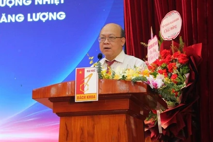 Phó Giáo sư, Tiến sĩ Huỳnh Quyết Thắng, Giám đốc Đại học Bách khoa Hà Nội phát biểu tại Lễ kỷ niệm. (Ảnh: BÍCH LIÊN)