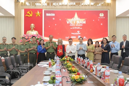 "Cùng Việt Nam tiến bước" lan tỏa tinh thần đoàn kết, khơi dậy niềm tự hào dân tộc và cống hiến cho các mục tiêu xã hội, môi trường, sức khỏe.