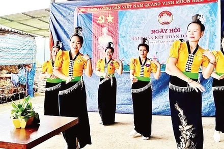 Được quan tâm nguồn lực, đến nay đời sống vật chất và tinh thần của đồng bào dân tộc thiểu số ở Mường Lạn đã dần đổi thay.