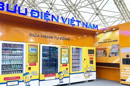 Gian hàng Bách hóa Bưu điện tại Hội chợ Mùa thu 2025.