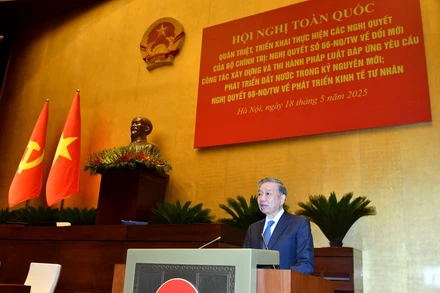 Tổng Bí thư Tô Lâm phát biểu chỉ đạo Hội nghị toàn quốc quán triệt, triển khai thực hiện Nghị quyết số 66-NQ/TW và Nghị quyết số 68-NQ/TW của Bộ Chính trị, ngày 18/5. (Ảnh: ĐĂNG KHOA)