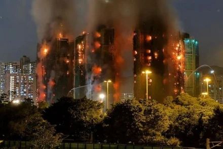 Chung cư có đám cháy thuộc tổ hợp Wang Fuk Court gồm 8 tòa nhà, với gần 2.000 căn hộ. (Ảnh: AFP/Getty Images/TTXVN)