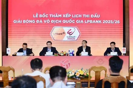 Toàn cảnh lễ bốc thăm xếp lịch thi đấu V.League 1 - 2025/2026.
