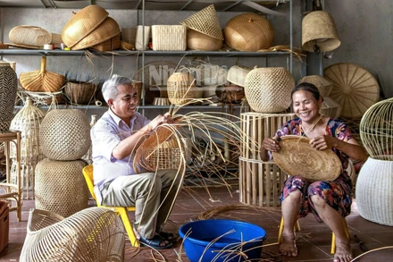 Với hơn 1.350 làng nghề và làng có nghề, Hà Nội tự hào là “thủ đô của tinh hoa thủ công truyền thống Việt Nam.