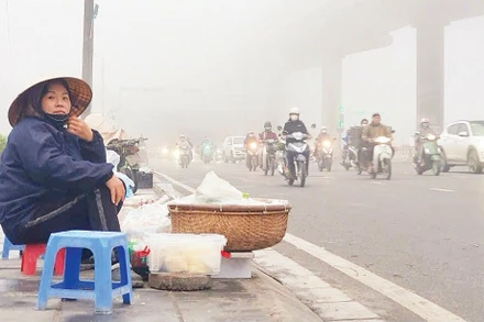 Tình trạng ô nhiễm không khí trên địa bàn thành phố Hà Nội tiếp tục gia tăng từ đầu tháng 12 đến nay.
