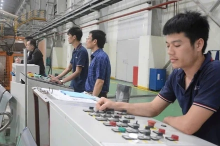 Ứng dụng công nghệ hiện đại trong sản xuất tại Công ty cổ phần Sữa Việt Nam Vinamilk.