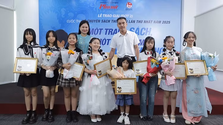 Các bé đoạt giải trong đợt 2 Cuộc thi Kể chuyện sách thiếu nhi lần 1. (Ảnh: Ban Tổ chức)