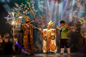 Hậu duệ Thần Mặt Trời là vở diễn mới ra mắt khán giả nhỏ tuổi, nhân dịp kỷ niệm 25 năm-chương trình Ngày xửa ngày xưa. Ảnh: Việt Đắc