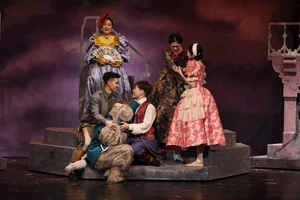 Một cảnh trong vở nhạc kịch Không gia đình.