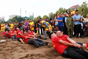 Đội kéo song Hương Canh (xã Bình Nguyên, Phú Thọ).