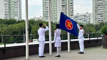 Lễ thượng cờ ASEAN tại Nga. (Ảnh: THÙY VÂN)