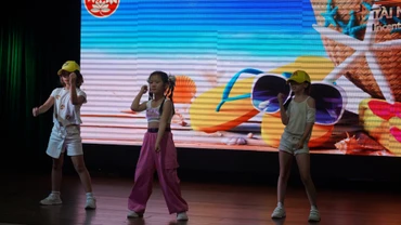 Màn biểu diễn của thí sinh nhỏ tuổi tham gia cuộc thi. (Ảnh: Xuân Hưng)
