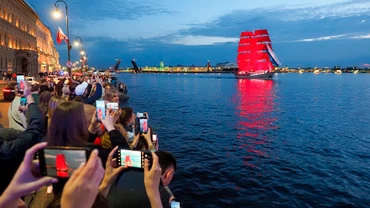 Đây là lễ hội được tổ chức hàng năm tại thành phố Saint Petersburg. (Ảnh: RIA Novosti)