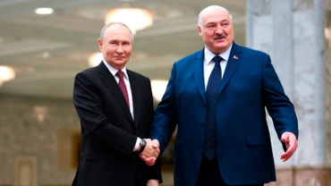 Tổng thống Nga Vladimir Putin và Tổng thống Belarus Alexander Lukashenko. (Ảnh: TASS)