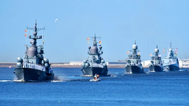 Các chiến hạm của Hải quân Nga biểu dương sức mạnh ở Kronstadt. (Ảnh: RIA Novosti)
