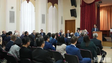 Đại sứ Việt Nam tại Liên bang Nga Đặng Minh Khôi chia sẻ những mốc lịch sử quan hệ hai nước. (Ảnh: XUÂN HƯNG)